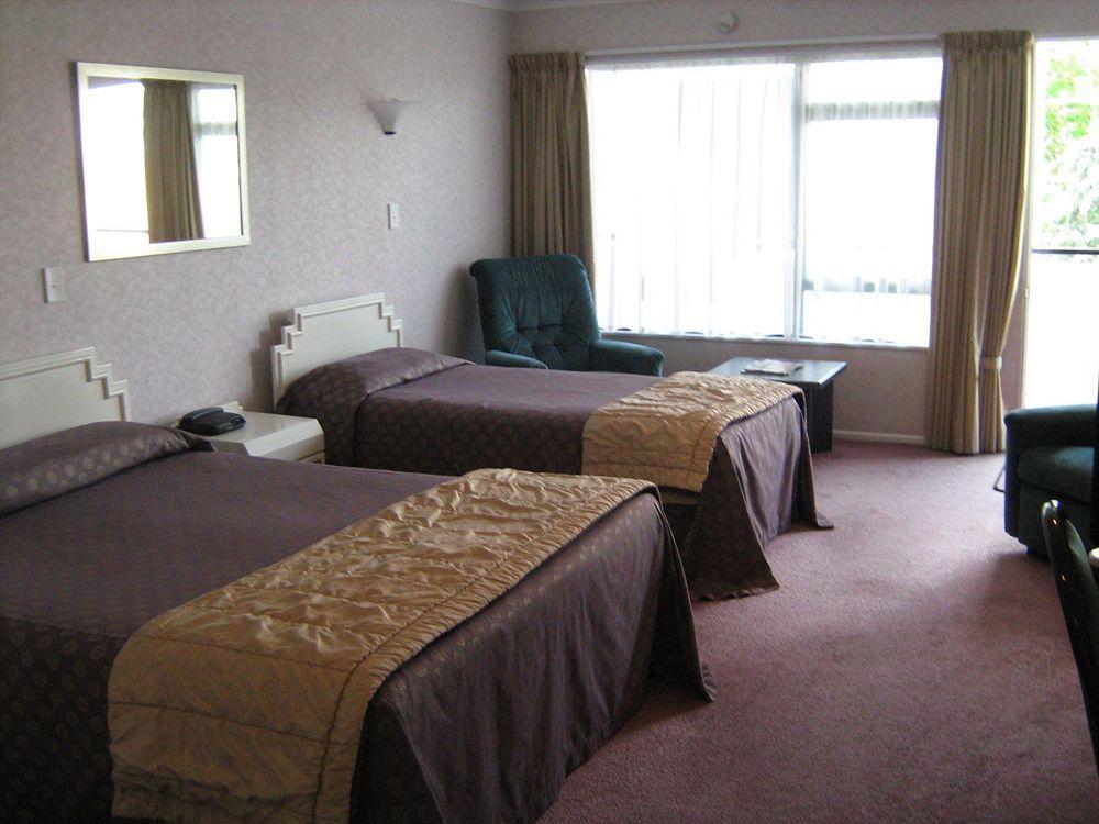 Shadzz Motel Palmerston North Exterior photo