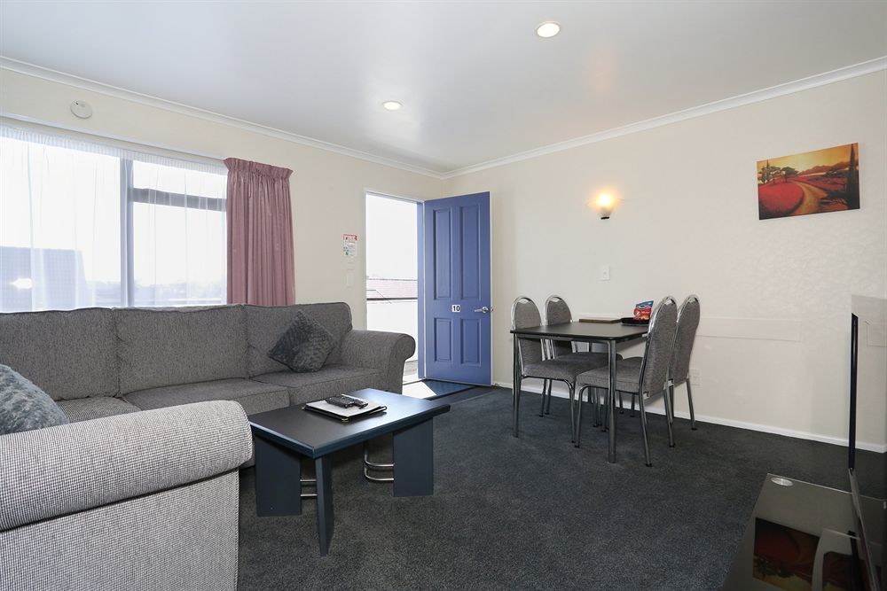 Shadzz Motel Palmerston North Exterior photo