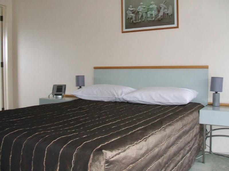 Shadzz Motel Palmerston North Exterior photo